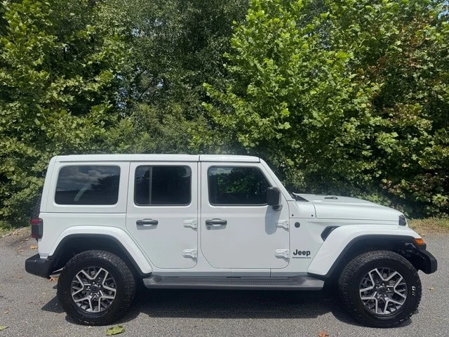 2026 Jeep JL Wrangler - Image 6 of 31