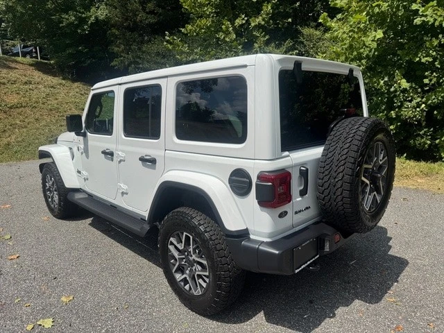 2026 Jeep JL Wrangler - Image 9 of 31
