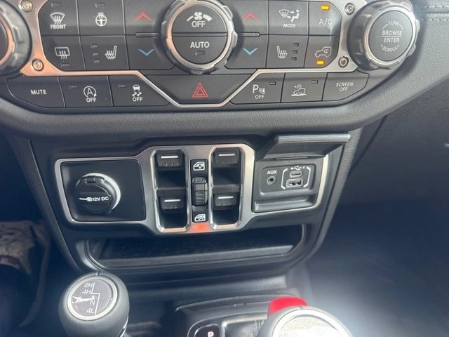 2026 Jeep JL Wrangler - Image 27 of 31