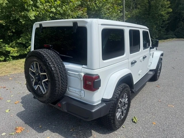 2026 Jeep JL Wrangler - Image 7 of 31