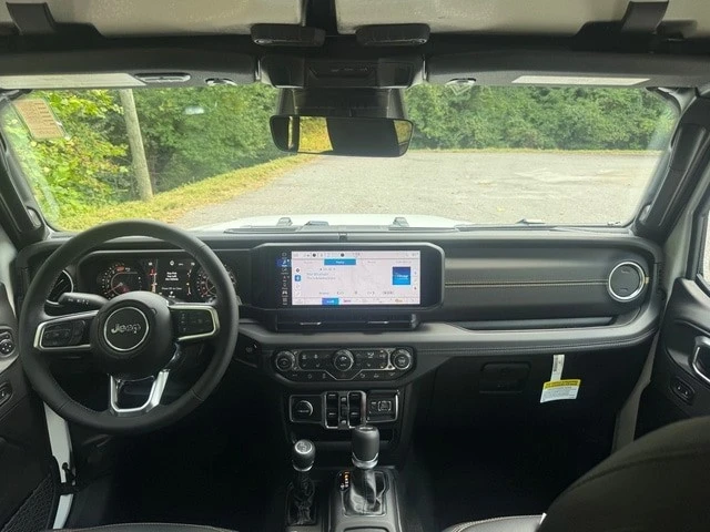 2026 Jeep JL Wrangler - Image 11 of 31