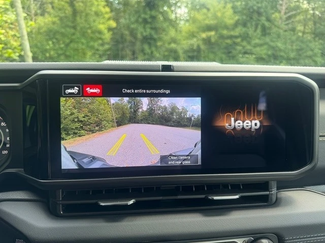 2026 Jeep JL Wrangler - Image 25 of 31