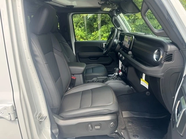 2026 Jeep JL Wrangler - Image 19 of 31