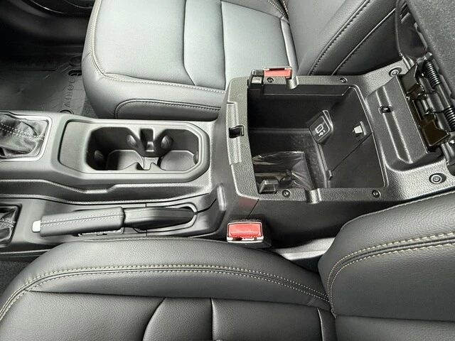 2026 Jeep JL Wrangler - Image 29 of 31