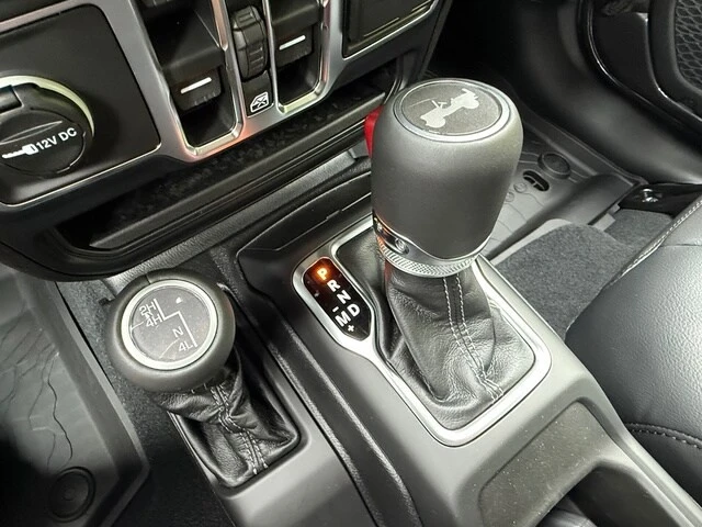 2026 Jeep JL Wrangler - Image 27 of 31