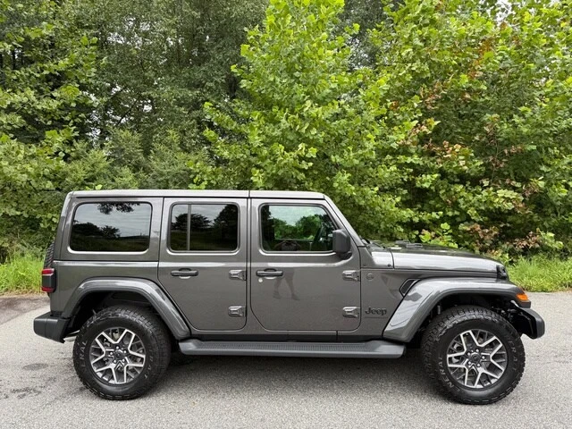 2026 Jeep JL Wrangler - Image 6 of 31