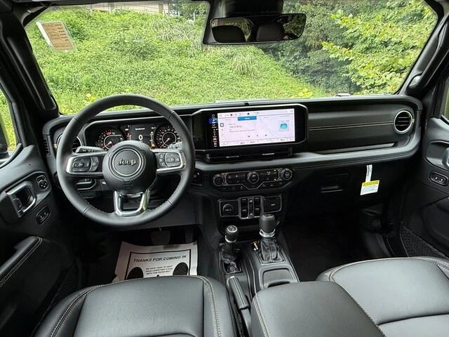 2026 Jeep JL Wrangler - Image 11 of 31