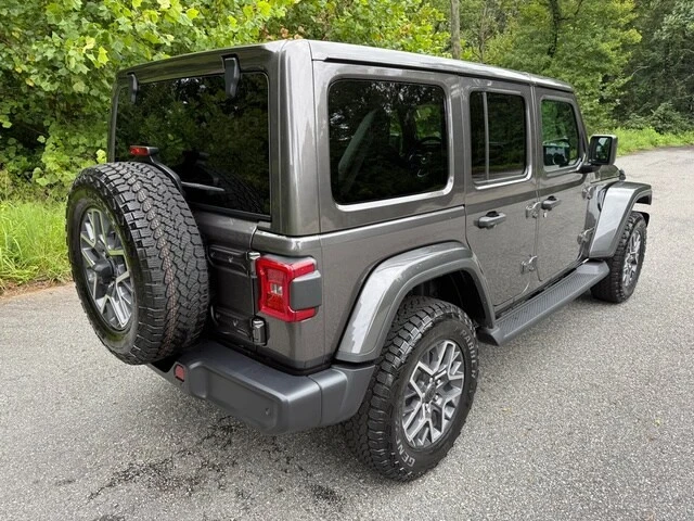2026 Jeep JL Wrangler - Image 7 of 31