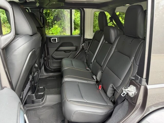 2026 Jeep JL Wrangler - Image 15 of 31