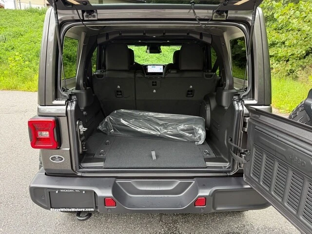 2026 Jeep JL Wrangler - Image 16 of 31