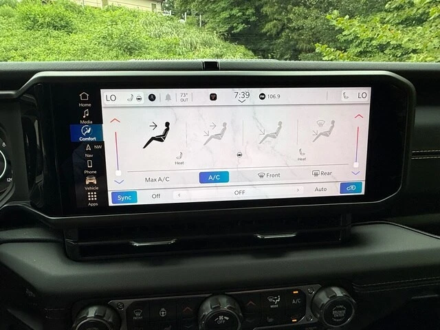 2026 Jeep JL Wrangler - Image 23 of 31
