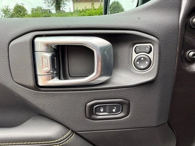 2026 Jeep JL Wrangler - Image 13 of 31