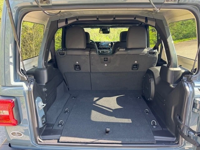 2026 Jeep JL Wrangler - Image 16 of 21