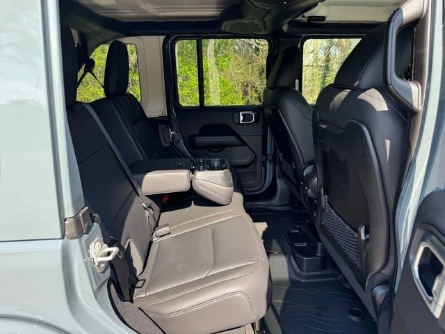 2026 Jeep JL Wrangler - Image 18 of 21