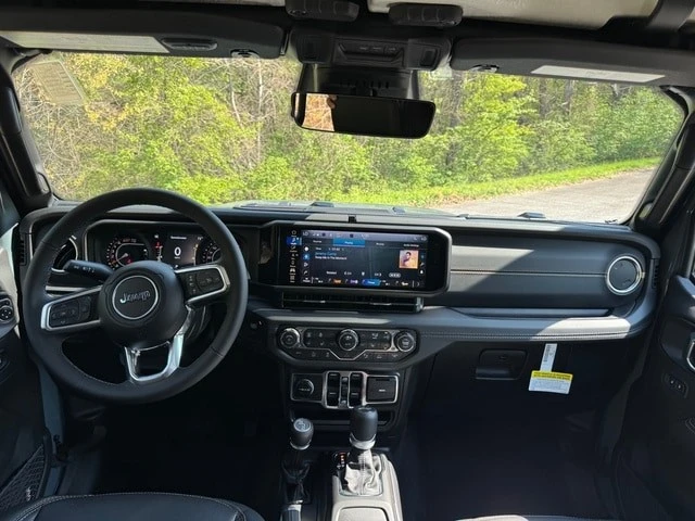 2026 Jeep JL Wrangler - Image 11 of 21