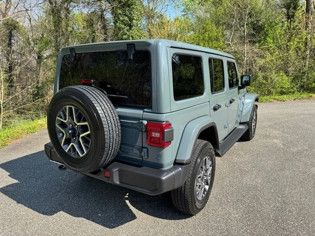 2026 Jeep JL Wrangler - Image 7 of 21