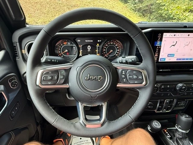 2026 Jeep JL Wrangler - Image 20 of 31
