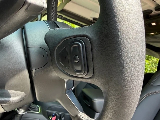 2026 Jeep JL Wrangler - Image 14 of 31
