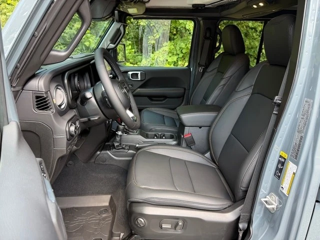 2026 Jeep JL Wrangler - Image 12 of 31
