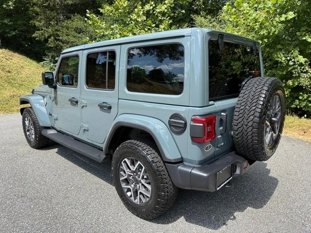 2026 Jeep JL Wrangler - Image 9 of 31