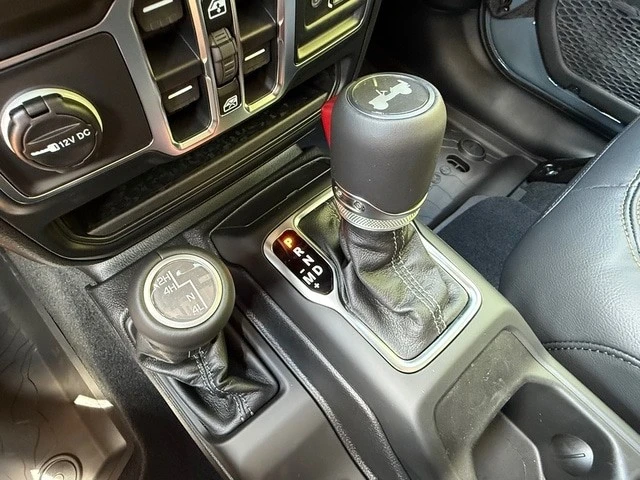 2026 Jeep JL Wrangler - Image 27 of 31