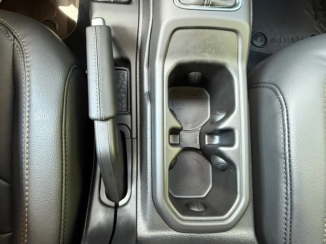 2026 Jeep JL Wrangler - Image 28 of 31