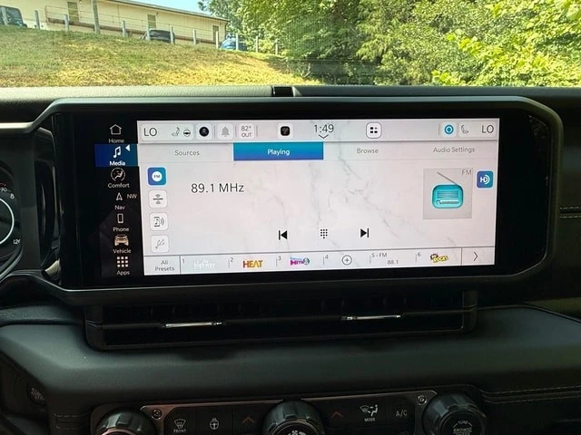 2026 Jeep JL Wrangler - Image 22 of 31