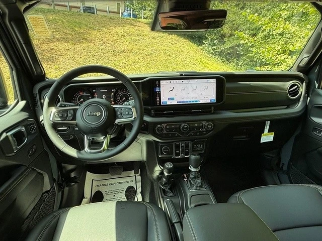 2026 Jeep JL Wrangler - Image 11 of 31
