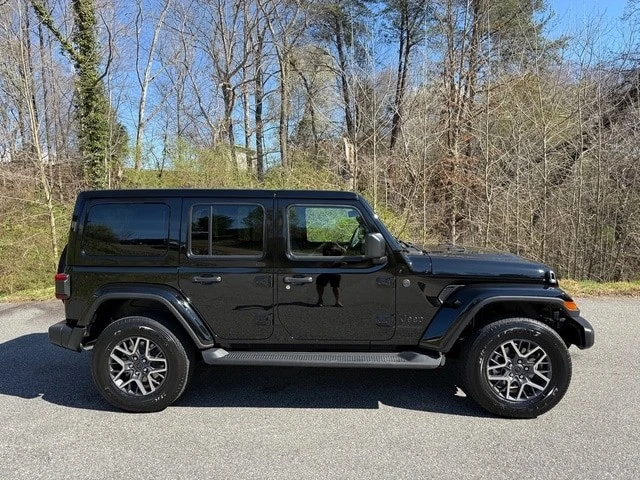 2026 Jeep JL Wrangler - Image 6 of 31