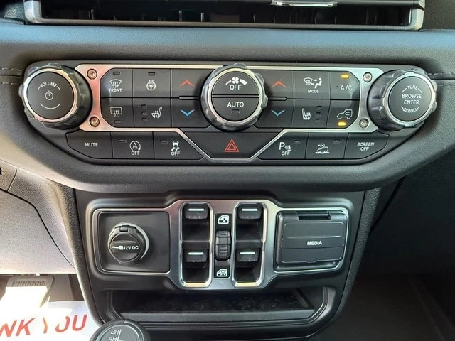 2026 Jeep JL Wrangler - Image 26 of 31