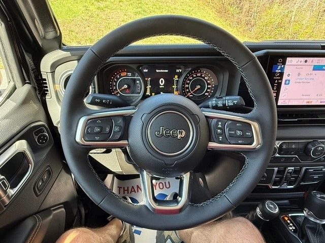 2026 Jeep JL Wrangler - Image 20 of 31