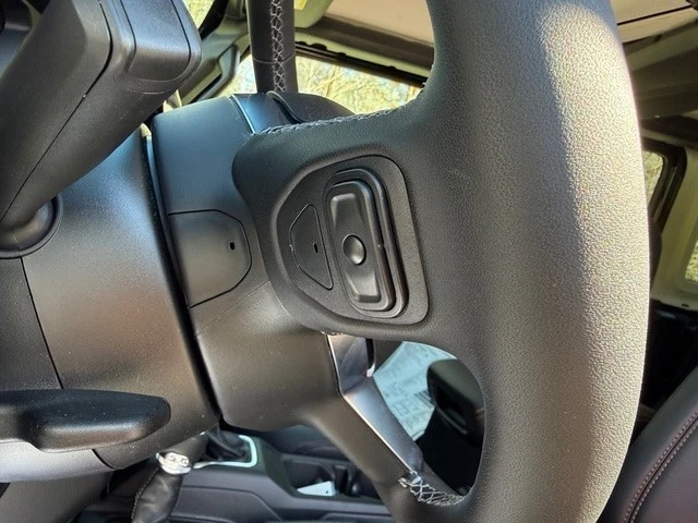 2026 Jeep JL Wrangler - Image 14 of 31