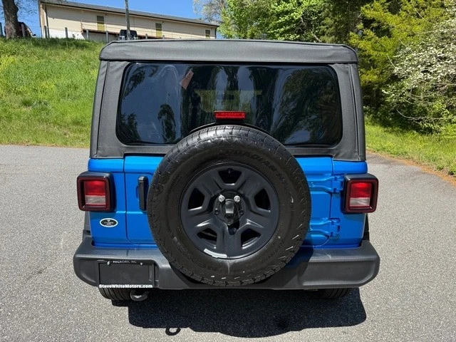 2026 Jeep JL Wrangler - Image 8 of 29