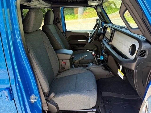 2026 Jeep JL Wrangler - Image 18 of 29