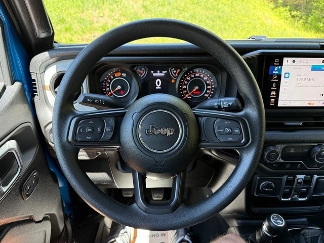 2026 Jeep JL Wrangler - Image 19 of 29