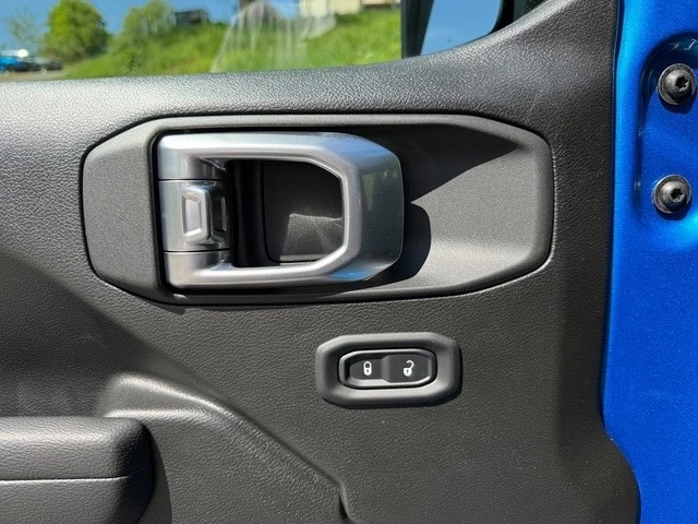 2026 Jeep JL Wrangler - Image 13 of 29