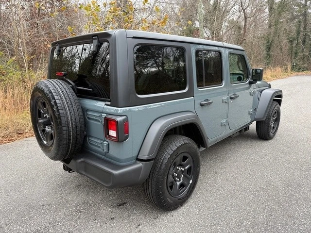 2026 Jeep JL Wrangler - Image 7 of 31