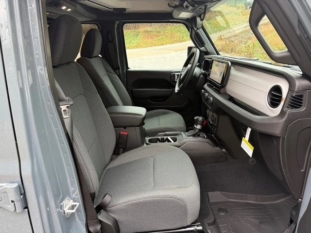 2026 Jeep JL Wrangler - Image 20 of 31