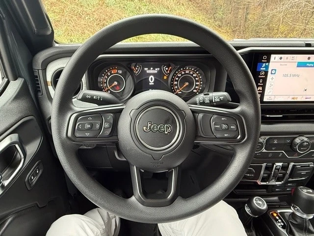 2026 Jeep JL Wrangler - Image 21 of 31