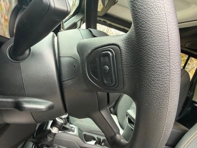 2026 Jeep JL Wrangler - Image 14 of 31