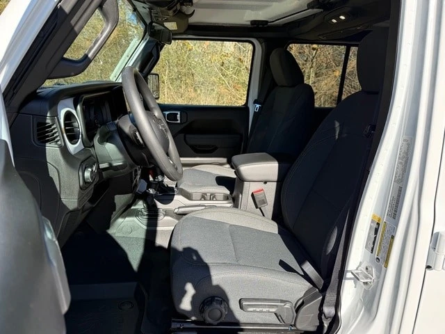 2026 Jeep JL Wrangler - Image 11 of 21