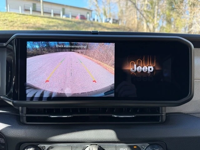 2026 Jeep JL Wrangler - Image 20 of 27