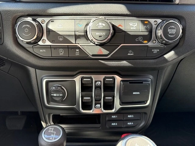 2026 Jeep JL Wrangler - Image 21 of 21