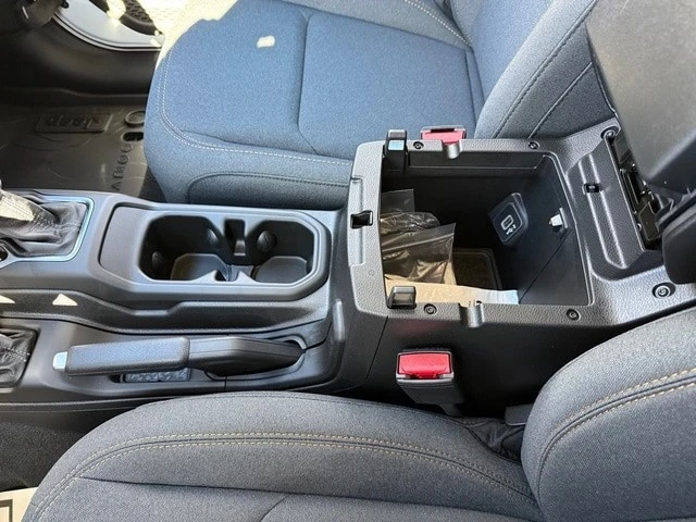 2026 Jeep JL Wrangler - Image 24 of 27