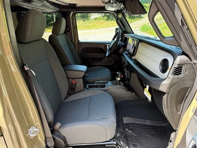 2026 Jeep JL Wrangler - Image 17 of 29