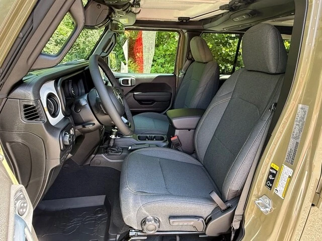 2026 Jeep JL Wrangler - Image 11 of 29