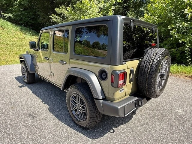 2026 Jeep JL Wrangler - Image 8 of 29