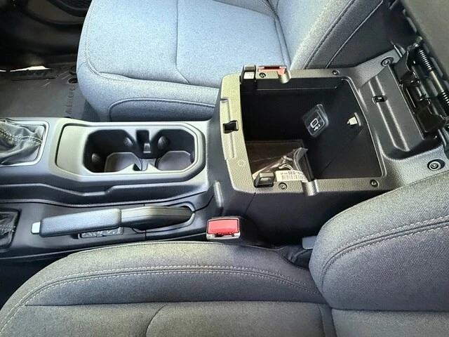 2026 Jeep JL Wrangler - Image 26 of 29