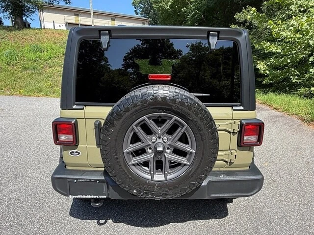 2026 Jeep JL Wrangler - Image 7 of 29