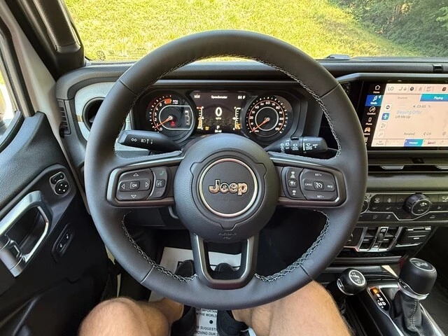 2026 Jeep JL Wrangler - Image 19 of 28